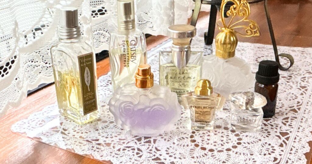 お土産でいただいたけれど出番がない香水や、家族の使いかけの香水